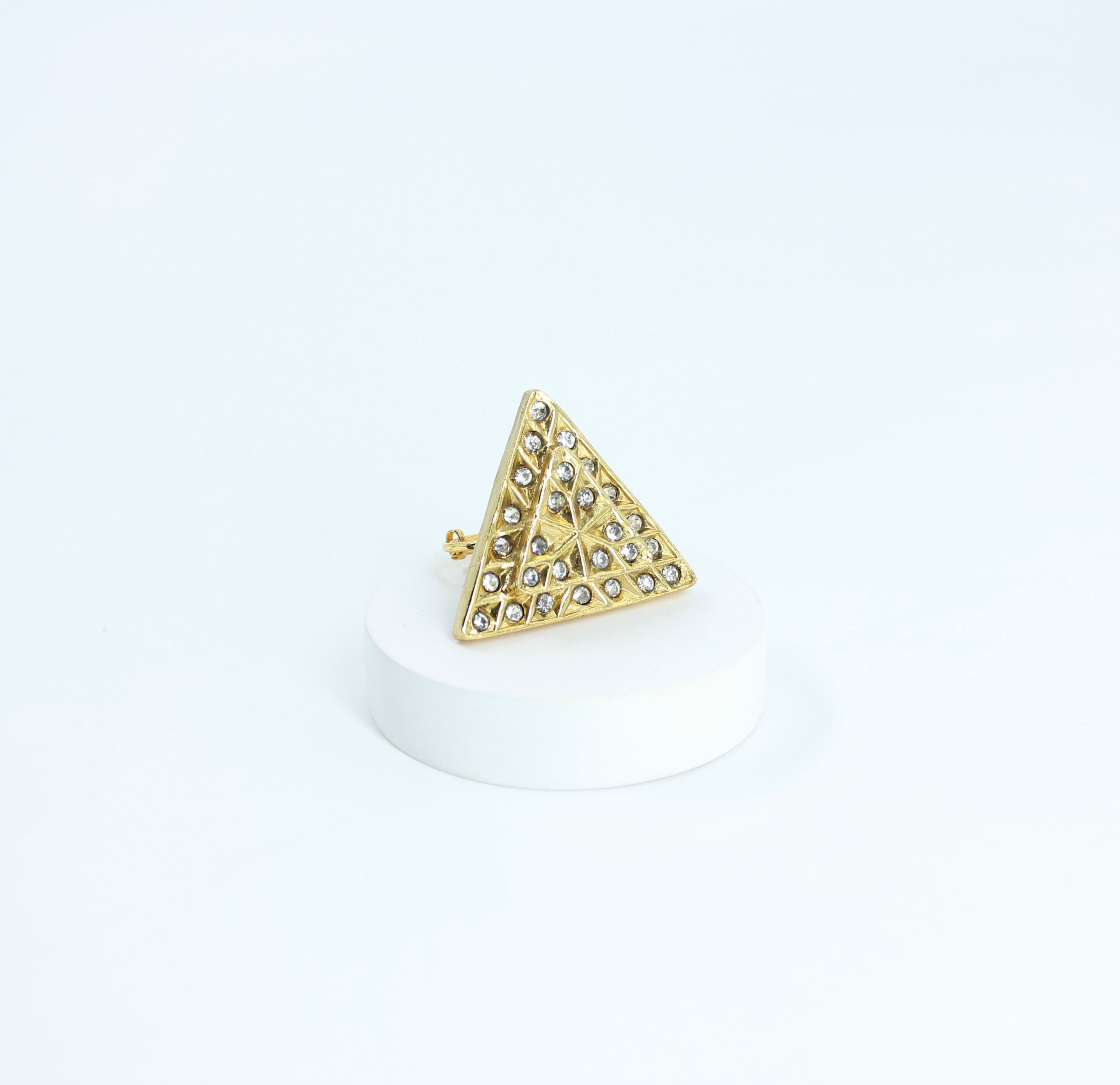 Vedhika – Triad Kundan Statement Ring