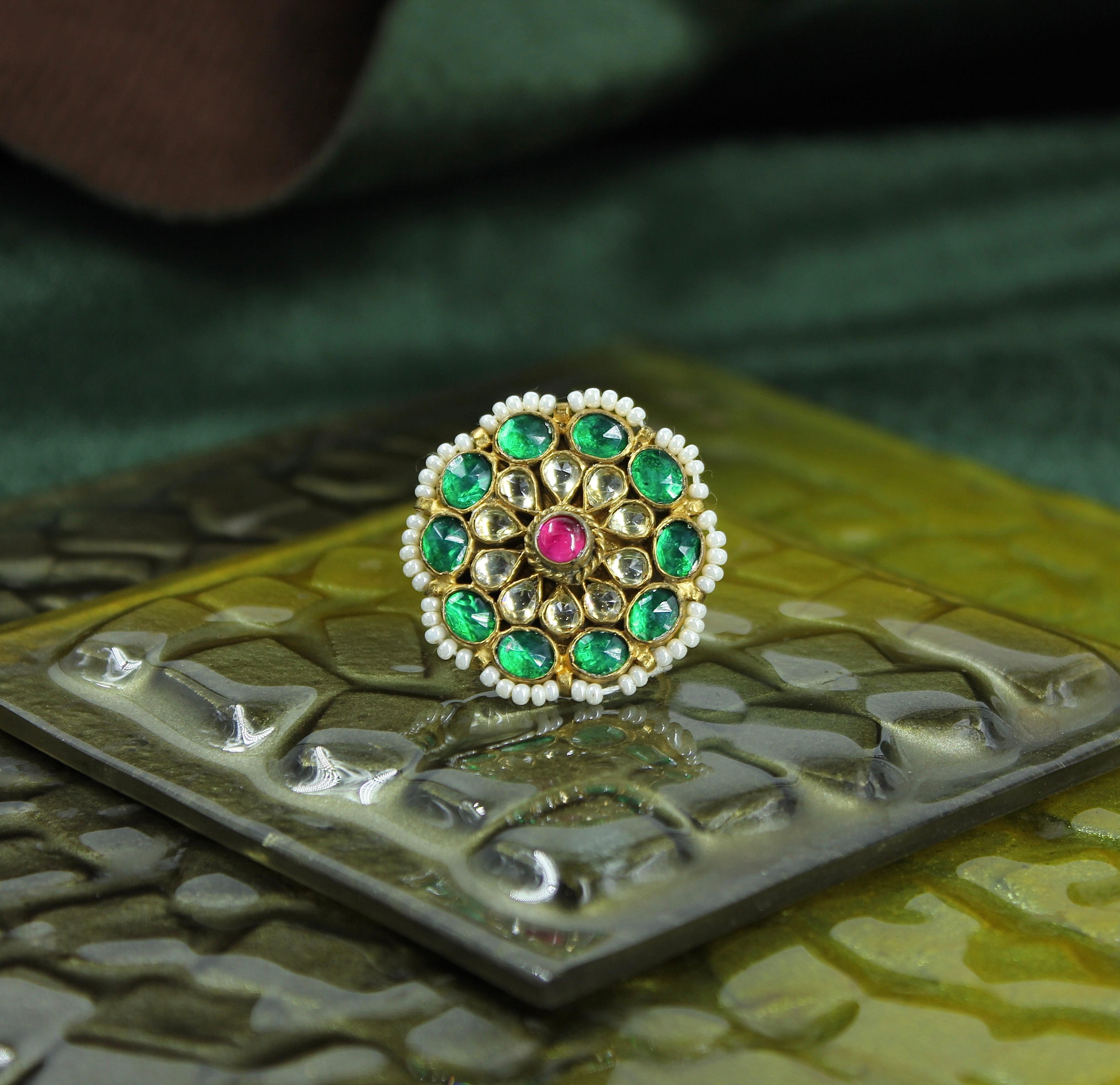 Raeena – Emerald Bloom Kundan Ring