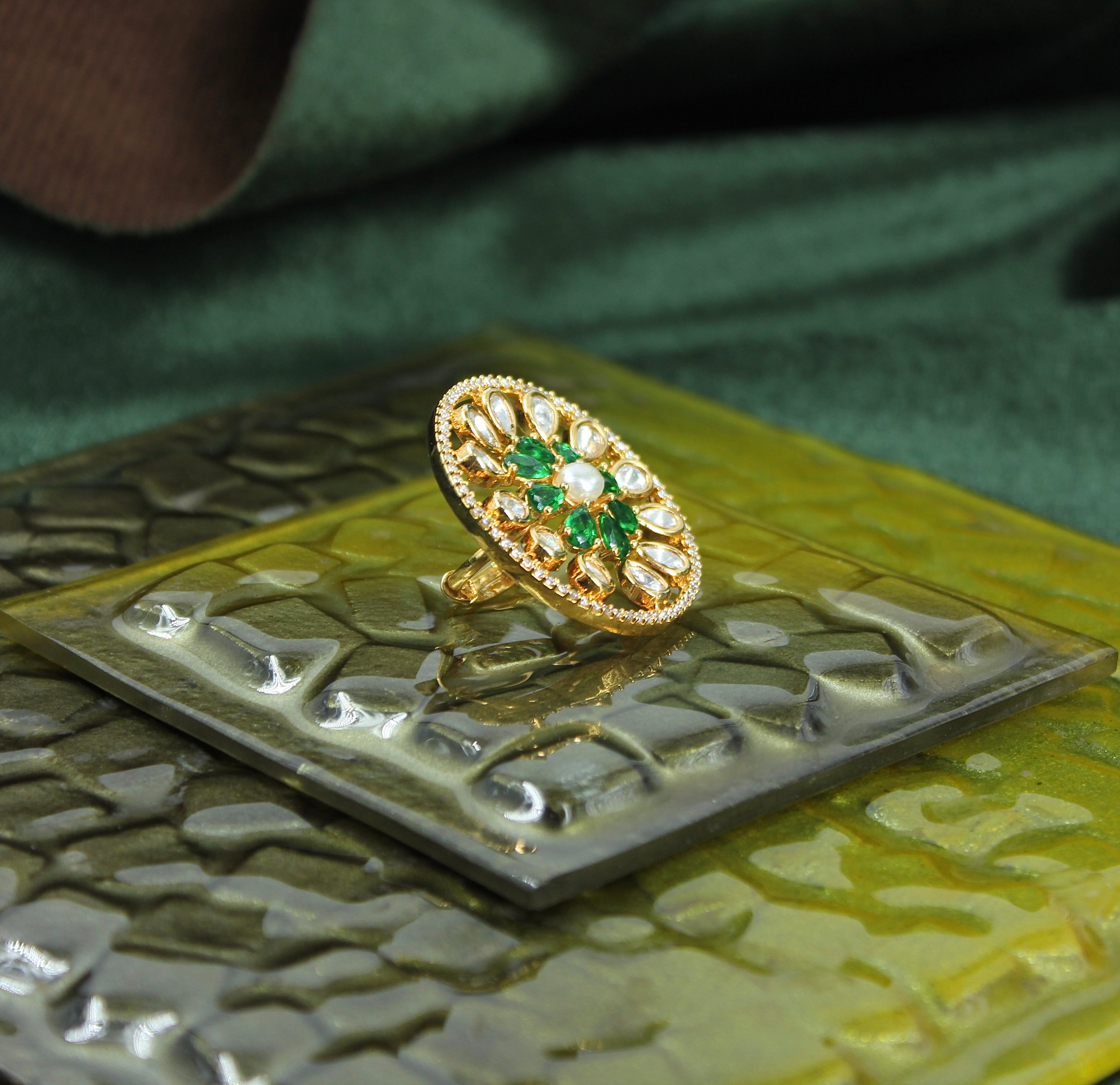 Ishira – Emerald Petal Kundan Ring