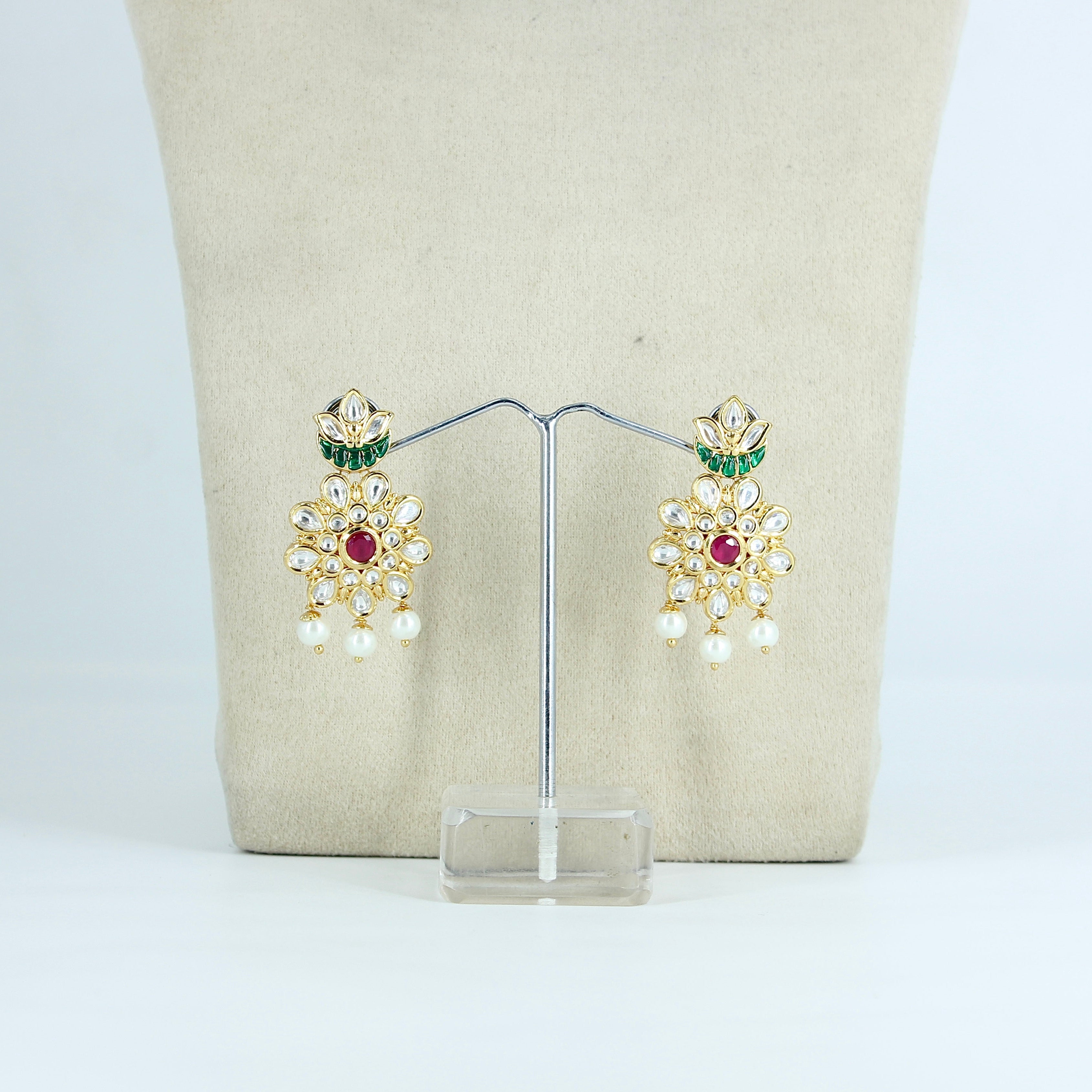 Saarya – Pearl Bloom Polki Choker Set