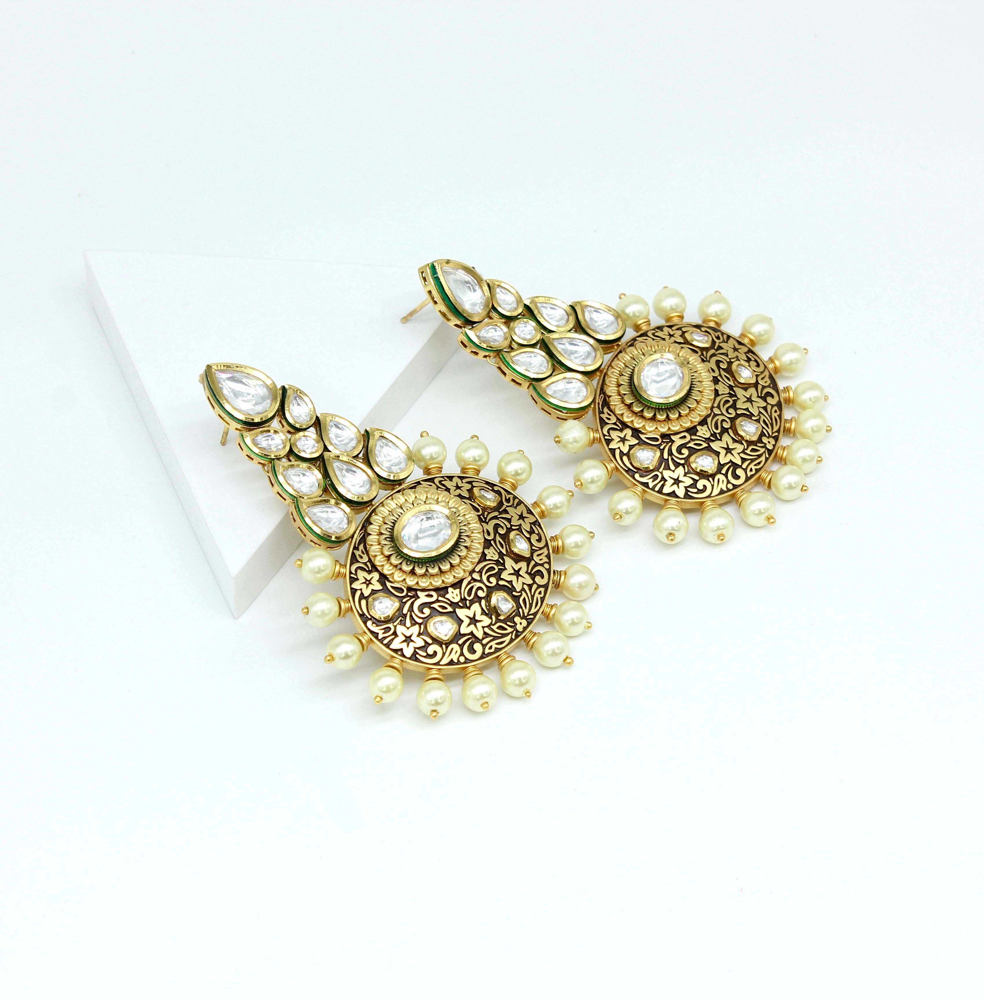 Saanvi – Surya Kundan Chandbaali Earrings