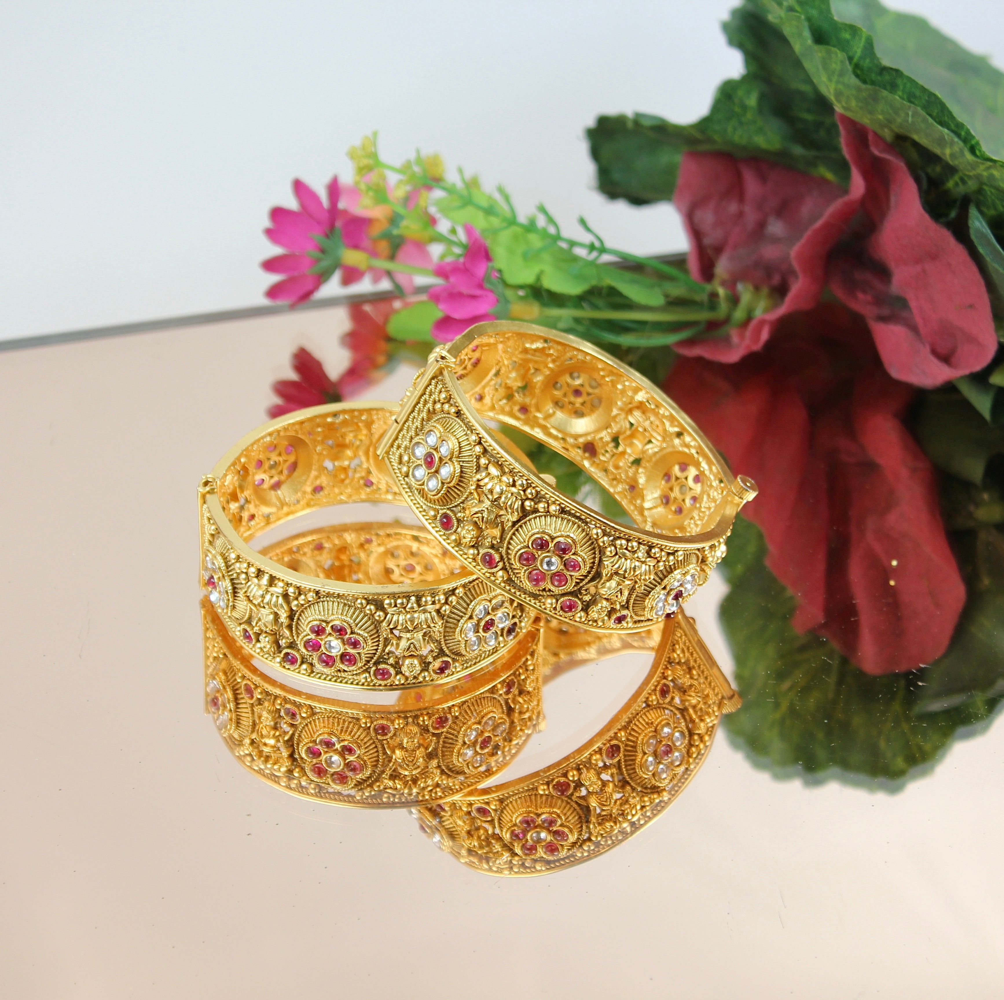 Sharvani – Antique Floral Openable Temple Bangles