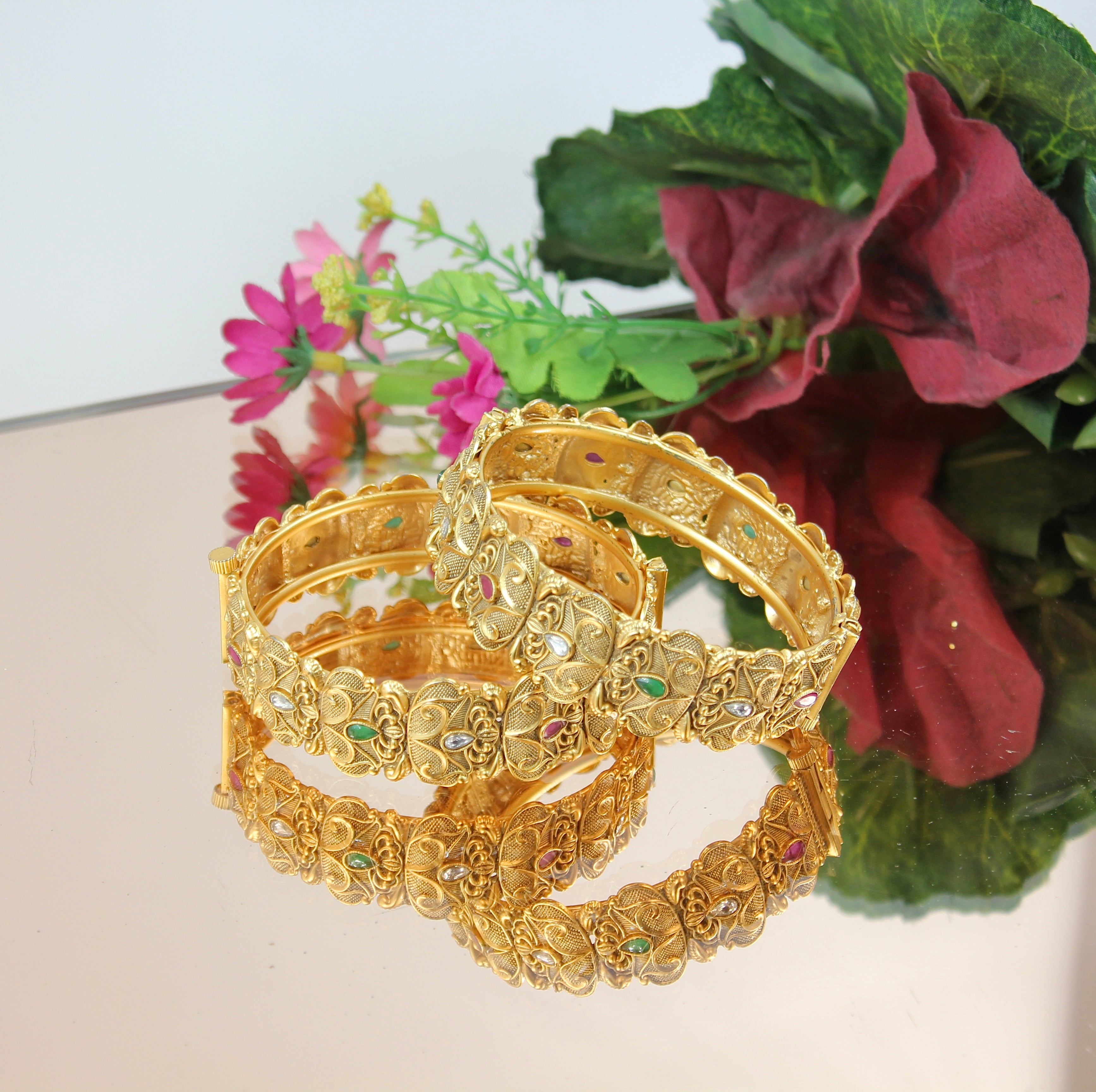 Padmika – Leaf Motif Openable Temple Bangles