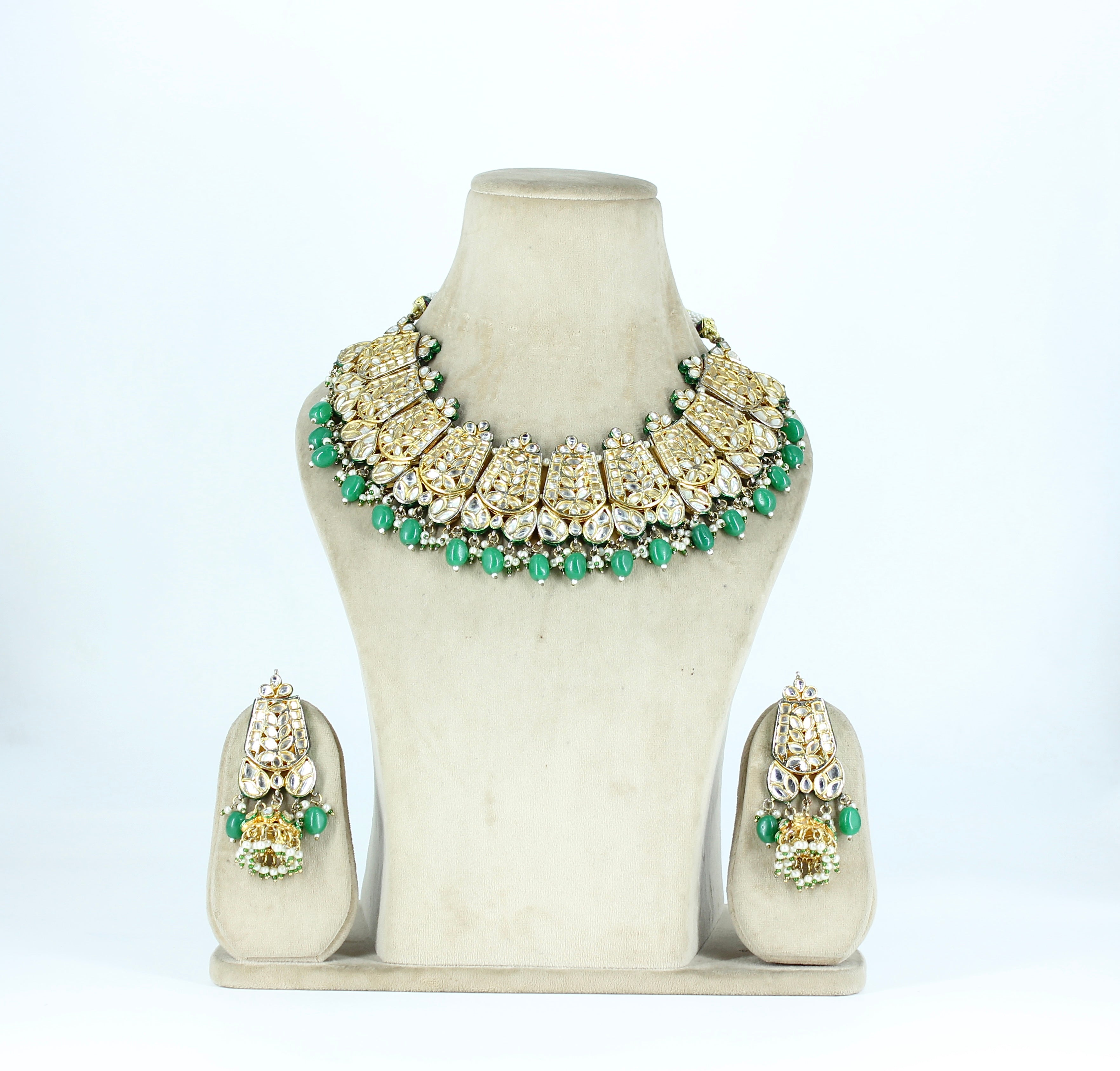 Vritika – Emerald Enclave Kundan Necklace Set