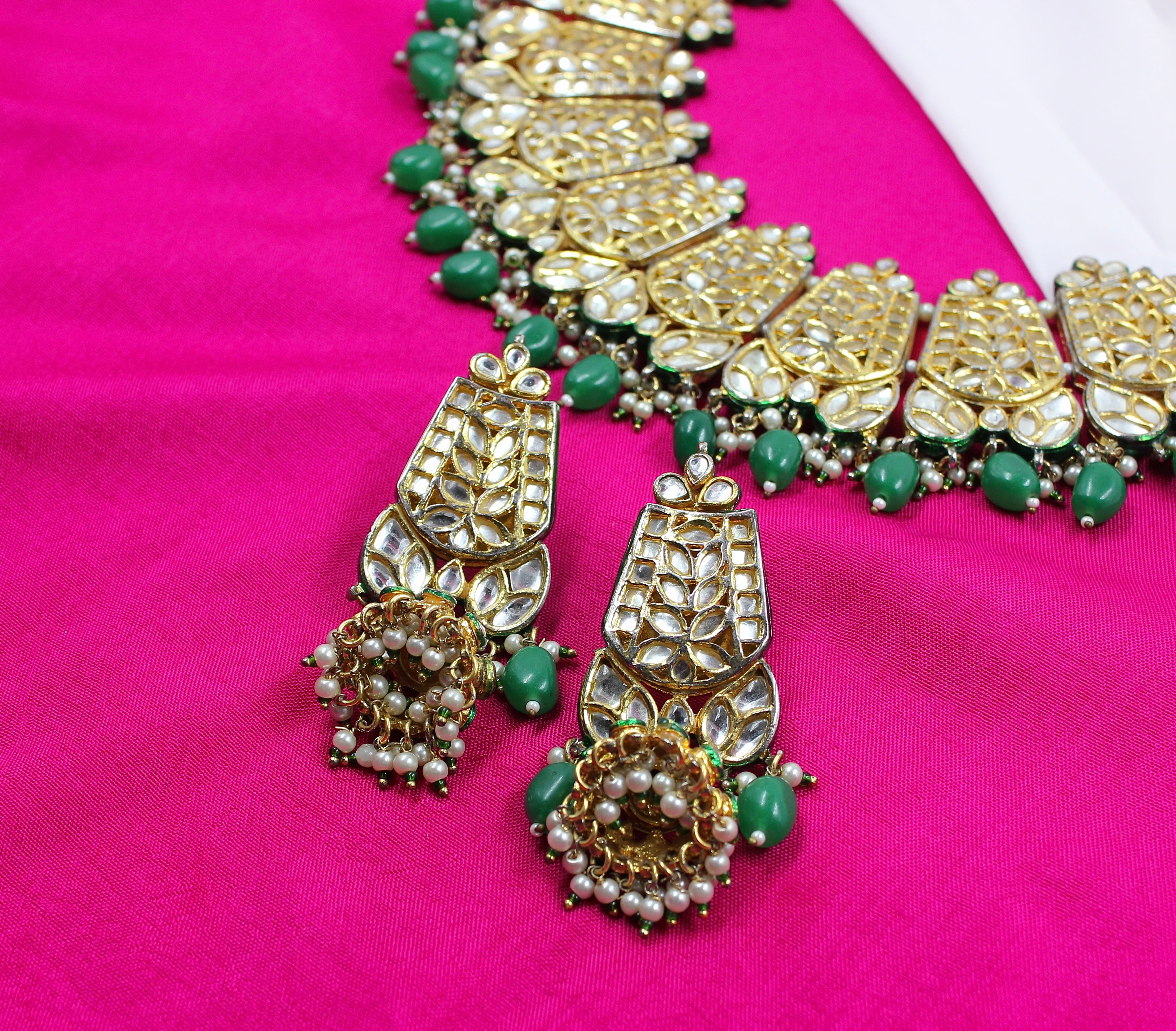 Vritika – Emerald Enclave Kundan Necklace Set