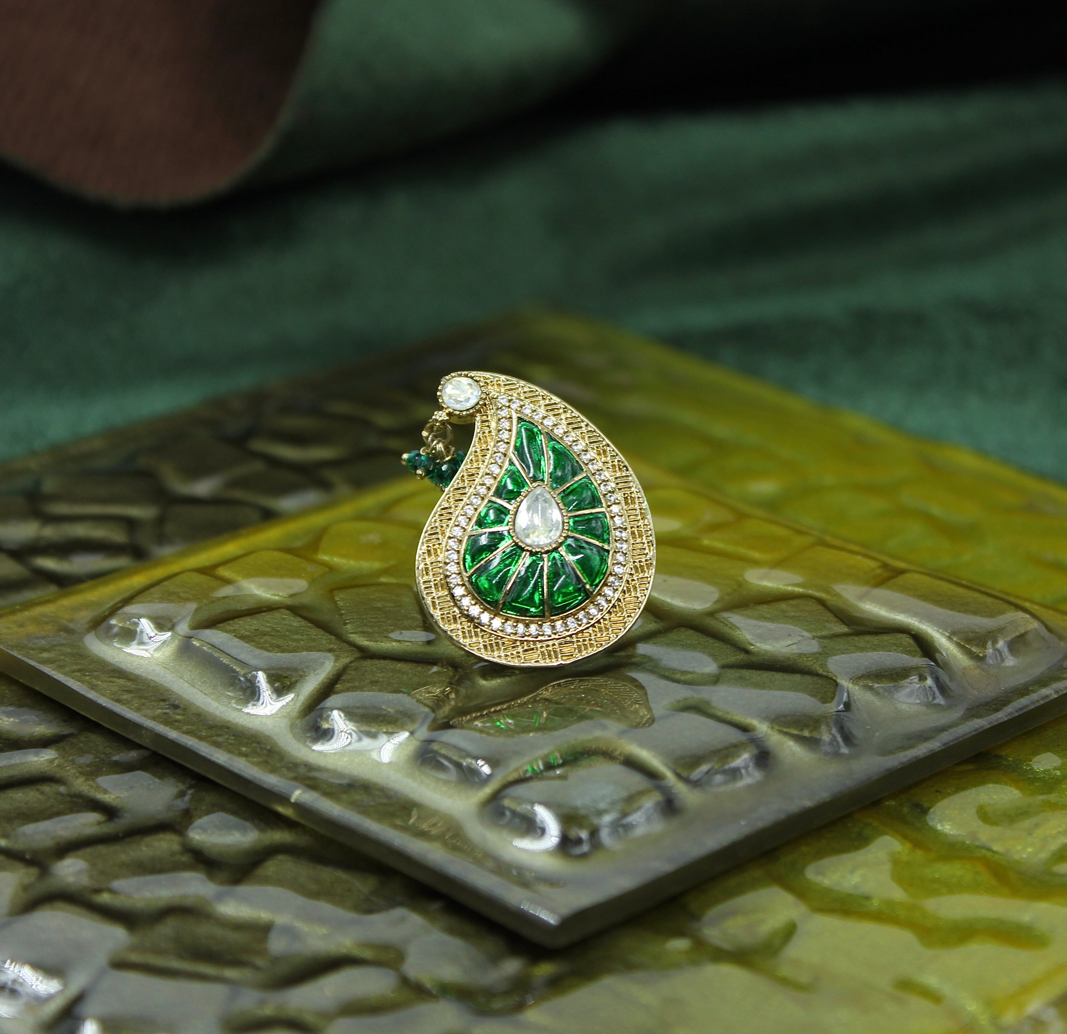 Moharika – Paisley Kundan Ring