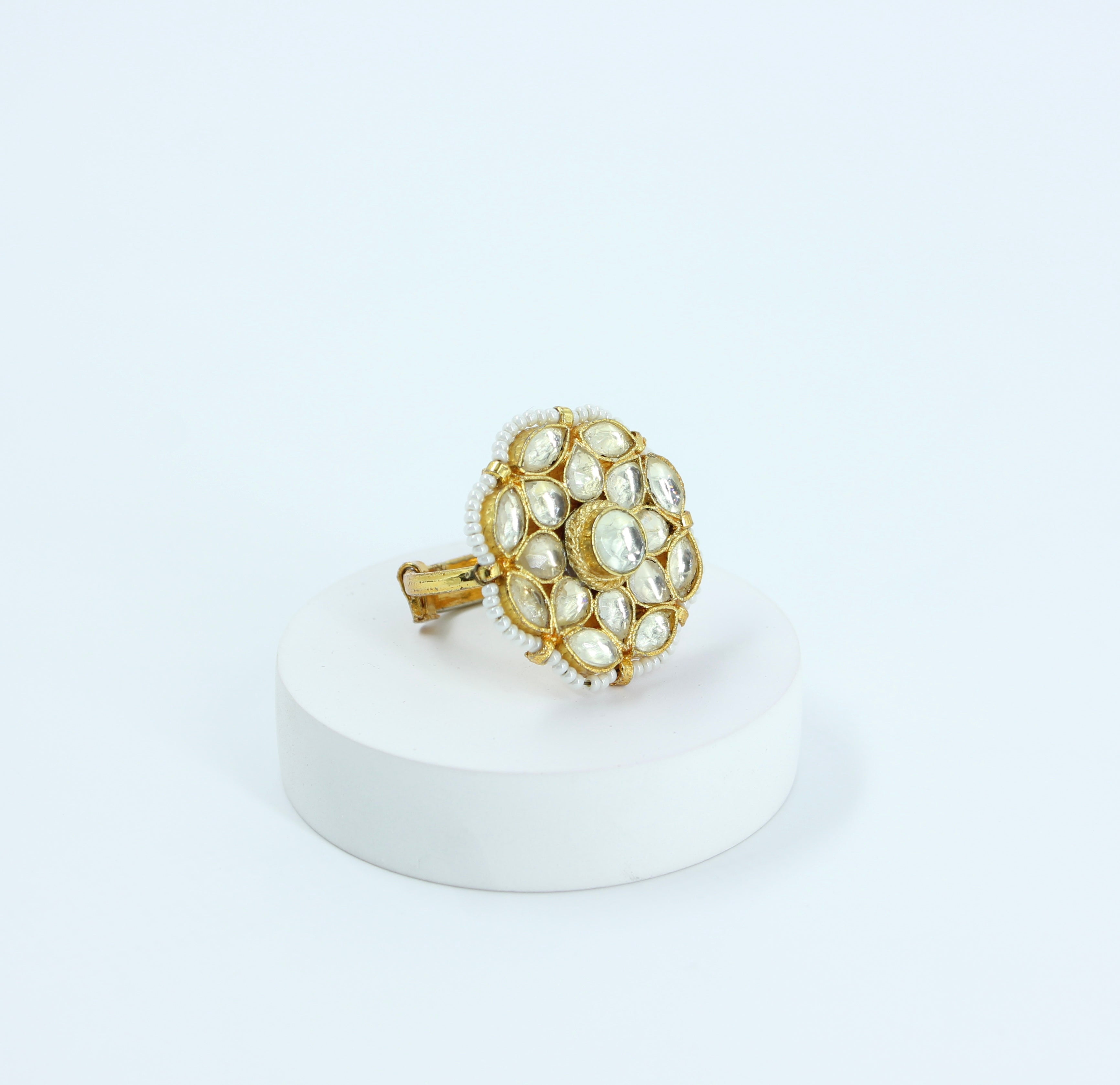 Kanirika – Classic Kundan Pearl Ring