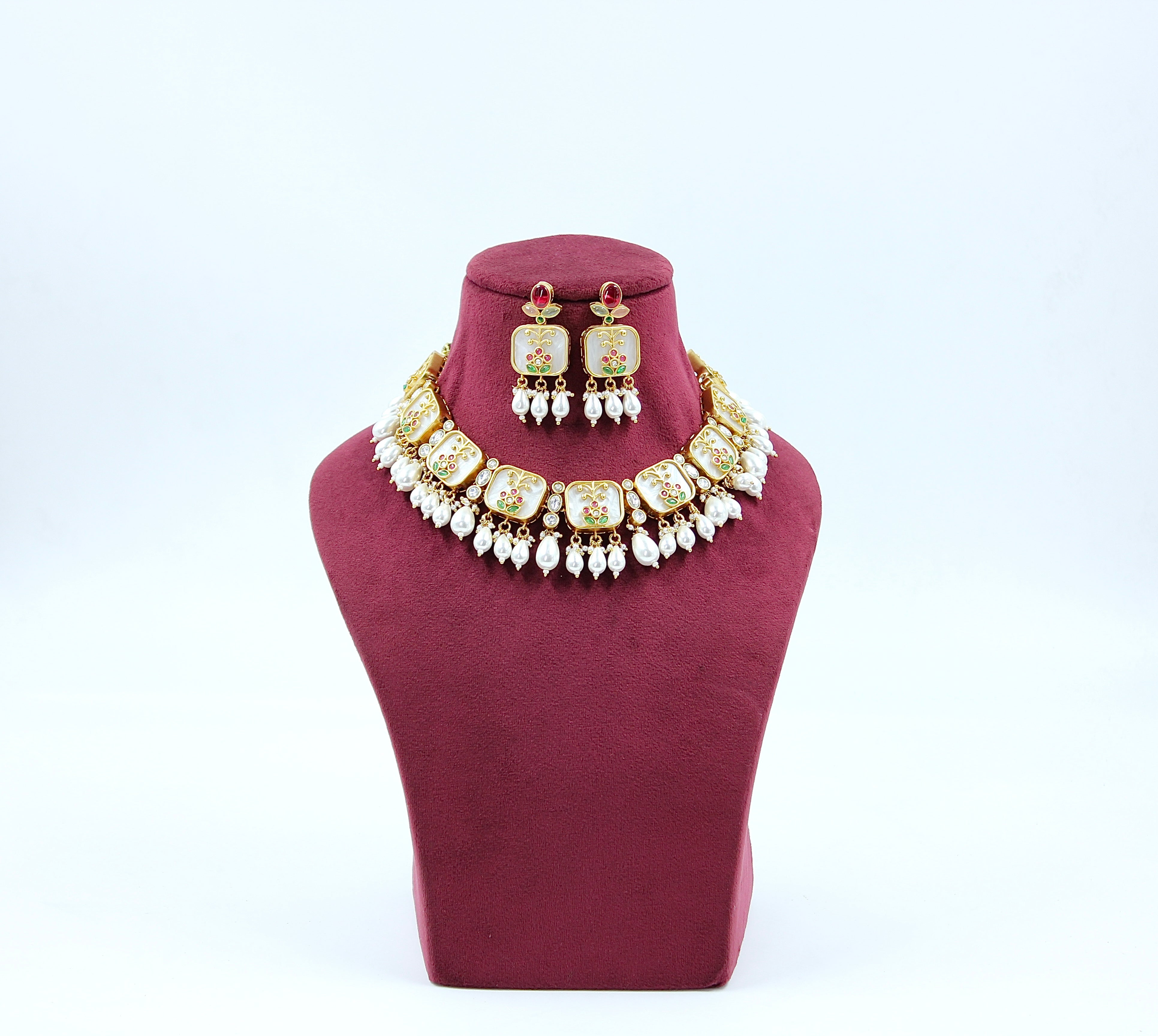 Ravya – Royal Mother of Pearl Necklace Set