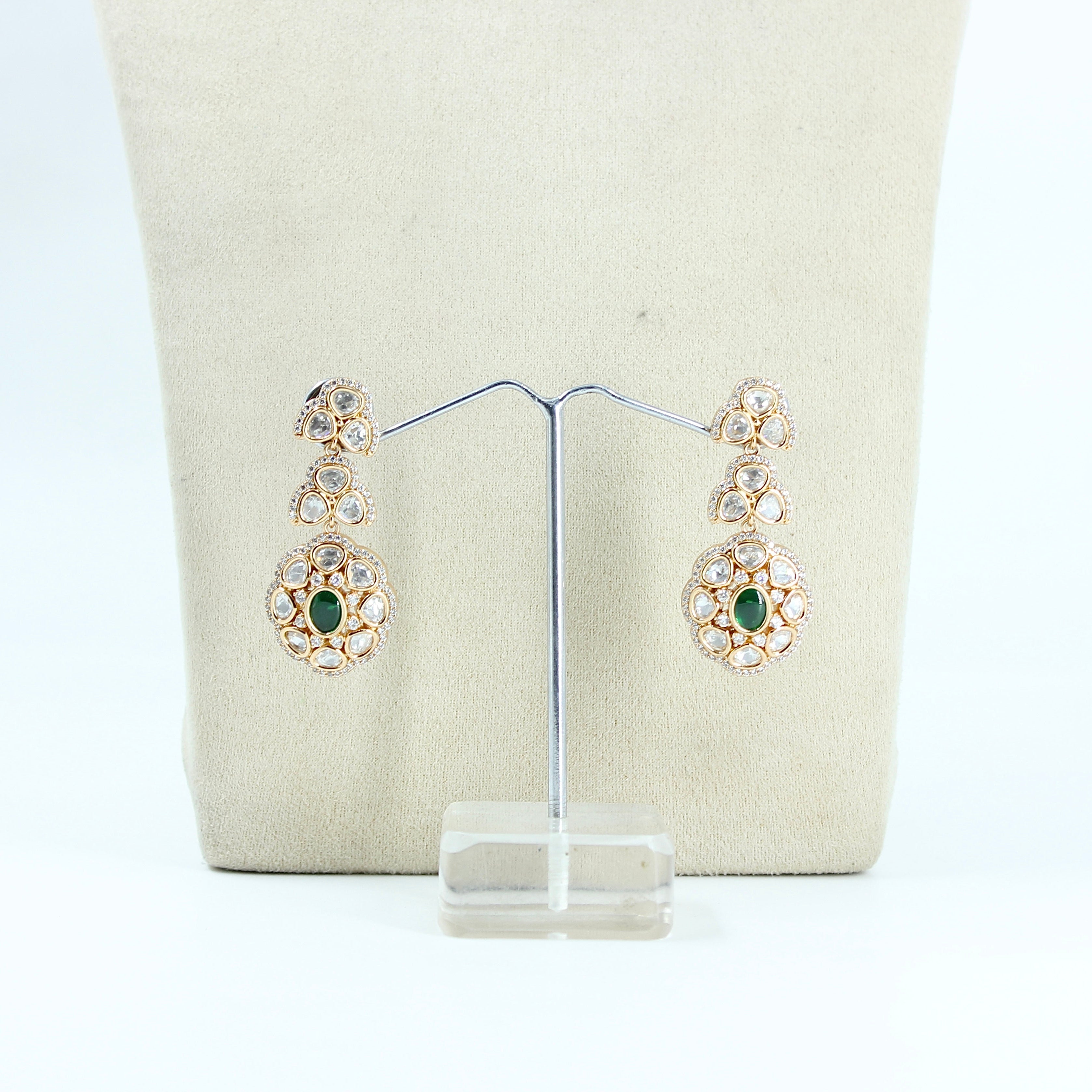 Vireya – Emerald Highlight Polki Choker Set